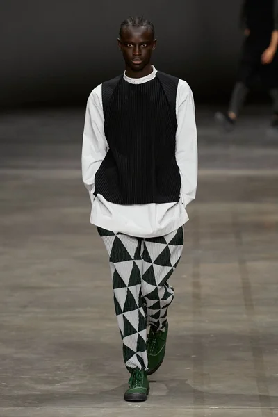 Look 34